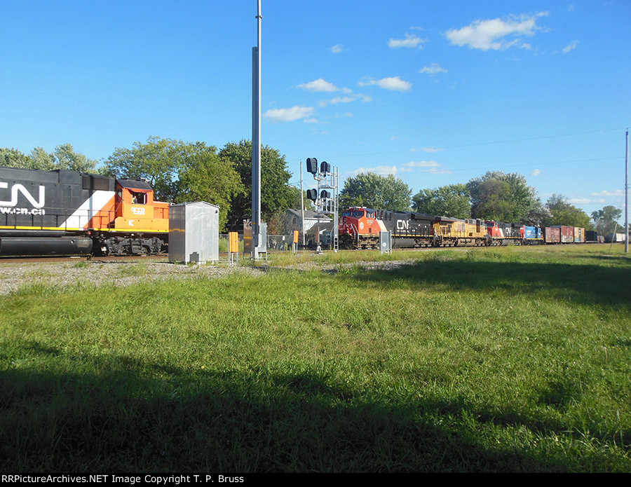 IC 9568, CN 3192, UP 5466, CN 3046, GTW 4619